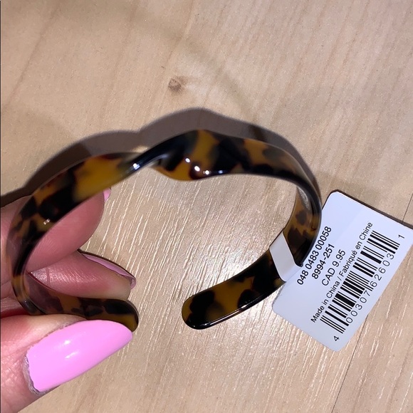 AMERICAN EAGLE Resin and Metal Earrings & Bangle - Picture 4 of 7